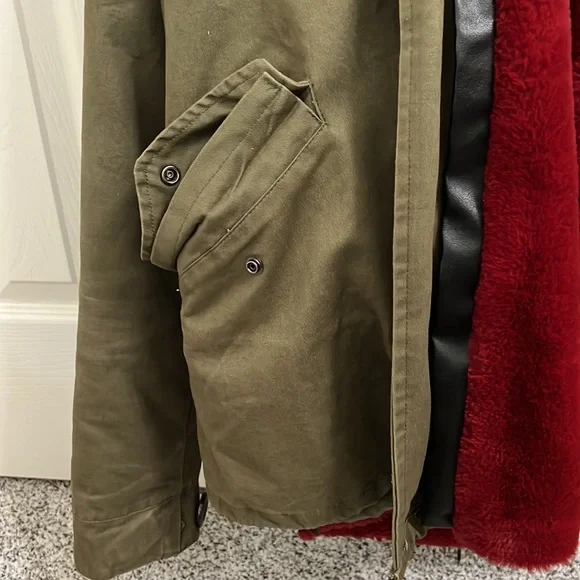 Very Good pre owned condition Yves Salomon look alike winter coat approx size M